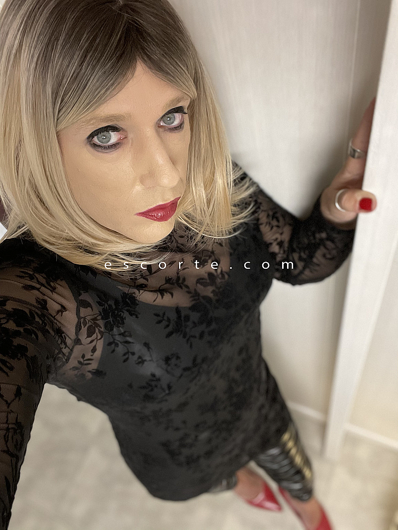 Trans escort Jenyfer in Paris - EscortE