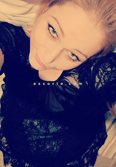 Elena 33 - Girl escort Bordeaux