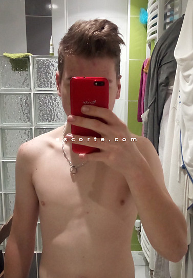 Antonin - Males escort Dieppe
