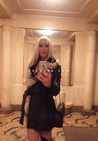 Sabrina - Transsexuels escort Paris