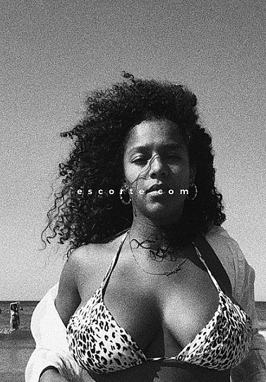 Jessy - Girl escort Villeurbanne