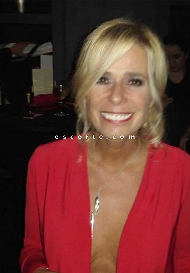 Sarah VIP - Girl escort Cannes