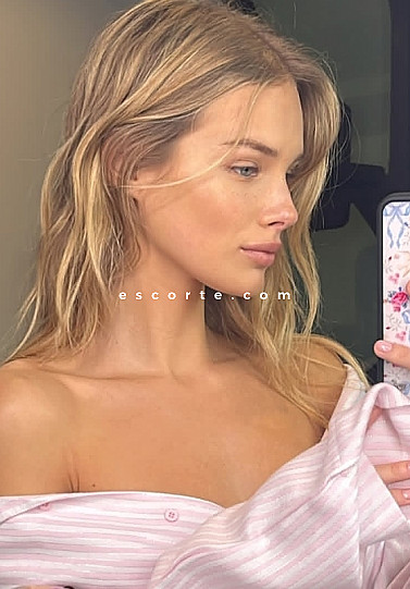 LANISHA - Girl escort Paris