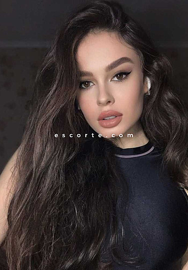 Sonya - Girl escort Paris