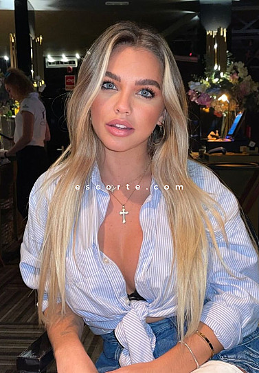 WILLY - Girl escort Paris