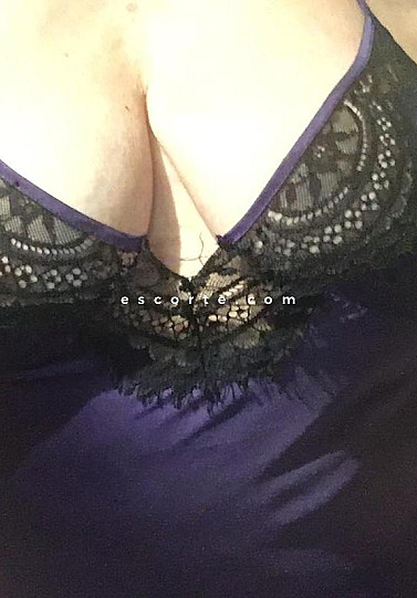 Fauve - Girl escort Toulon