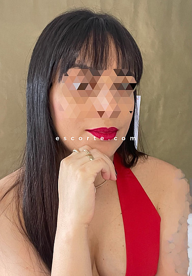 Anne - Girl escort Paris