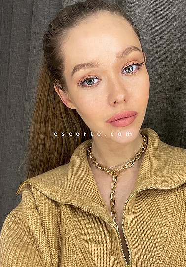 BEA - Girl escort Paris