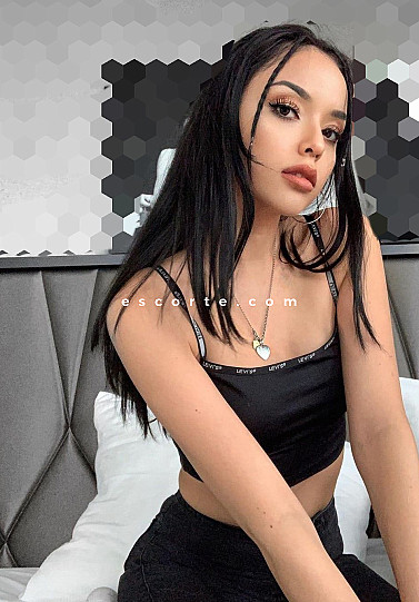 KENDRA - Girl escort Paris