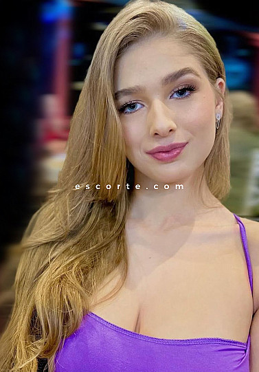 ILMA - Girl escort Paris
