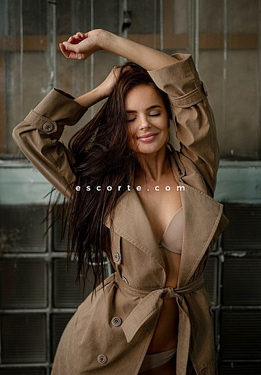 Wenona - Girl escort Paris