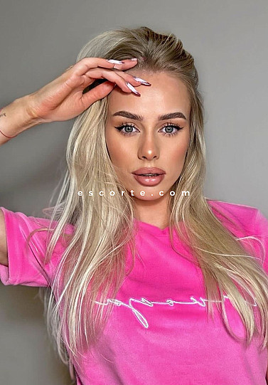 INGELIN - Girl escort Paris
