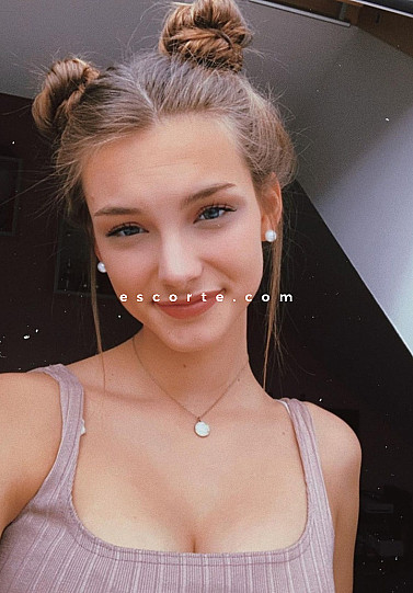 GERDY - Girl escort Paris