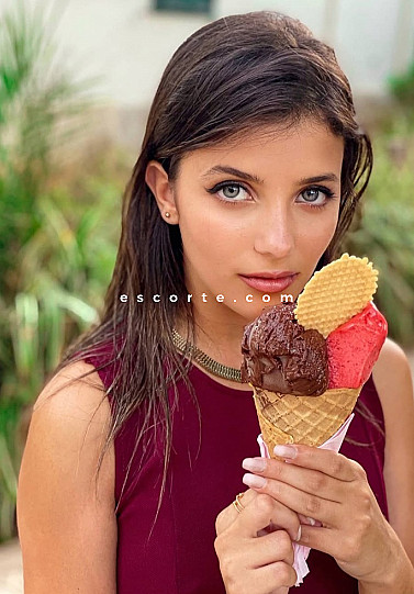 ZURI - Girl escort Paris