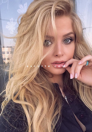 CHESLAVA - Girl escort Paris