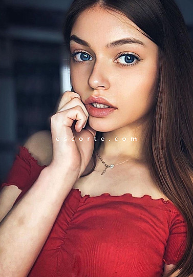 ONETA - Girl escort Paris