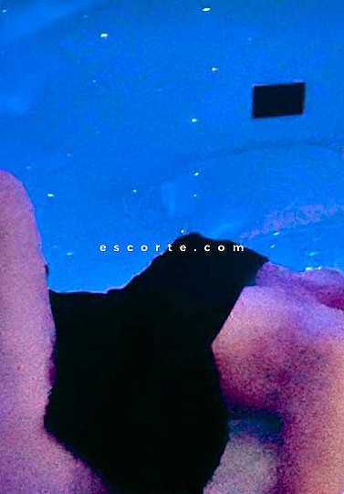 Bea59 - Girl escort Lille