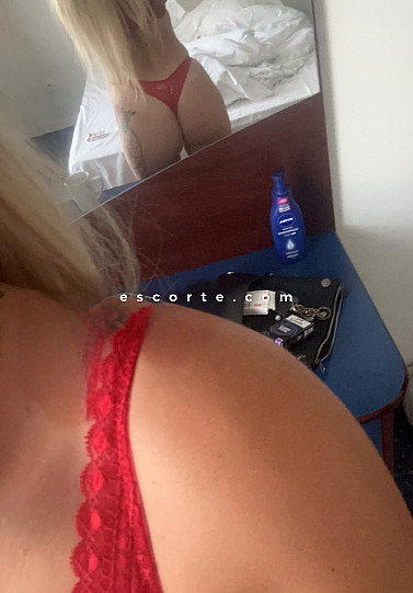 Eloise - Girl escort Toulouse