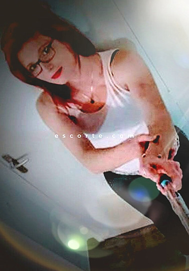 Rose - Girl escort Saint Brieuc