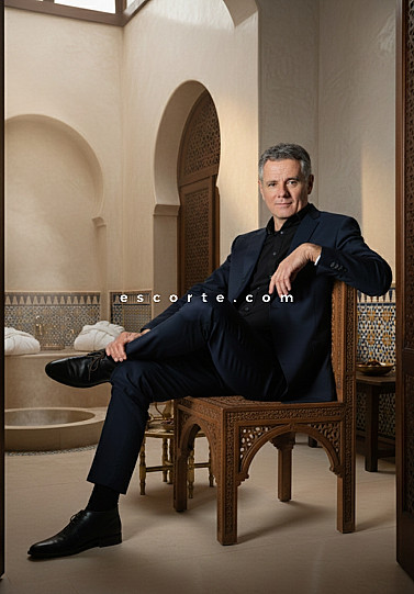 Camille - Males escort Biarritz