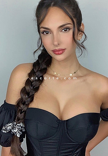 BRENDA - Girl escort Paris