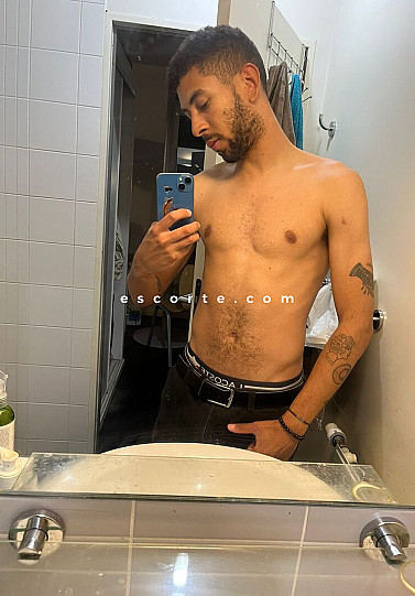 Lucas - Males escort Paris