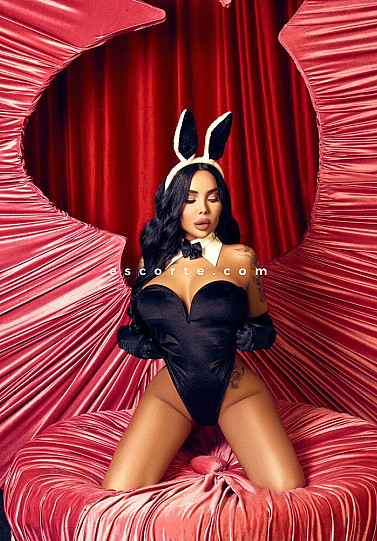 Lelia - Girl escort Paris