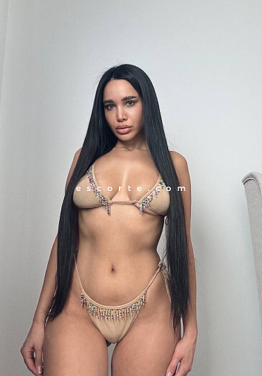 Seraphina - Girl escort Paris