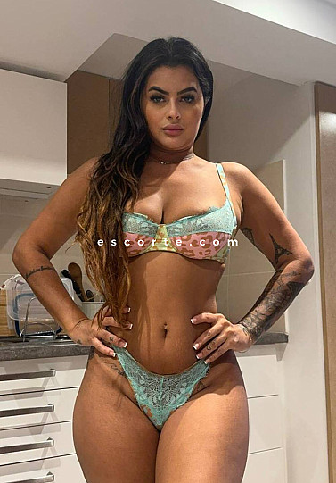 Rose - Girl escort Paris