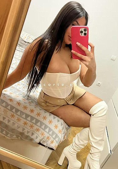 Lapeledwige - Girl escort Lille