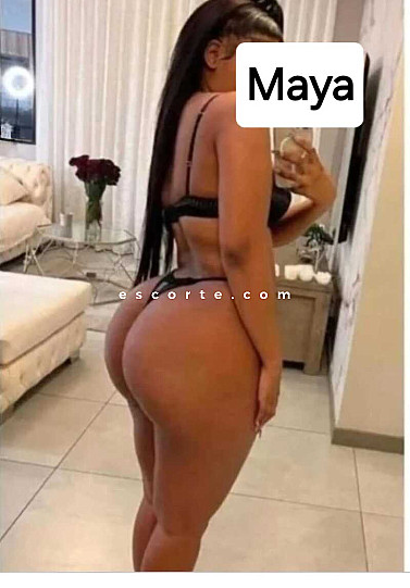 Maya - Girl escort Saint-Étienne