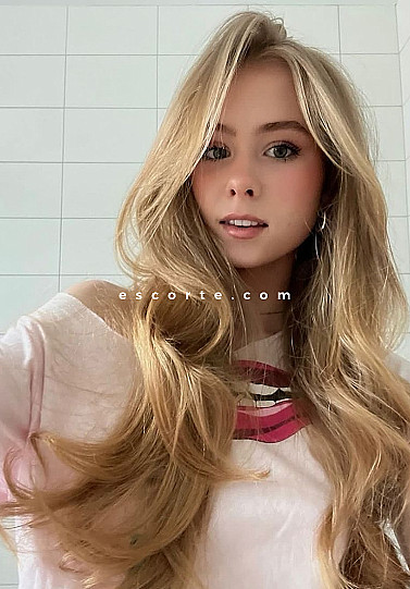 RAMAA - Girl escort Paris