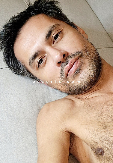 Cedric - Hommes escort Brive-la-Gaillarde