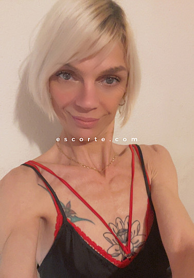 blanka - Girl escort Mont-de-Marsan