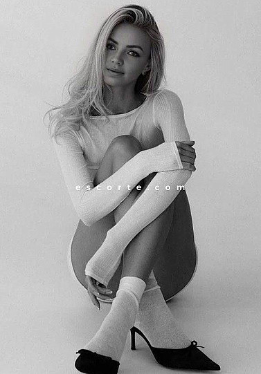 Tiana - Girl escort Cannes