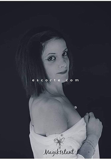 Laura - Girl escort Sens