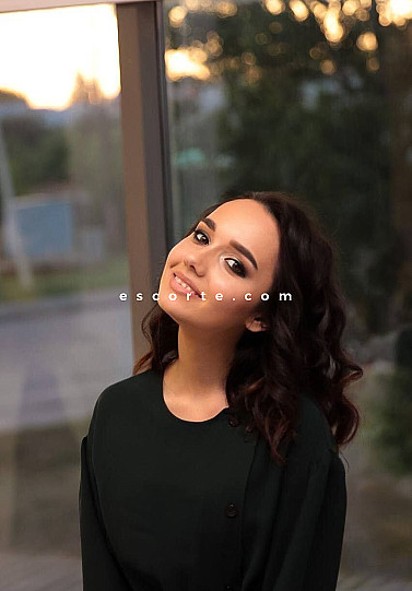 Rada - Girl escort Paris