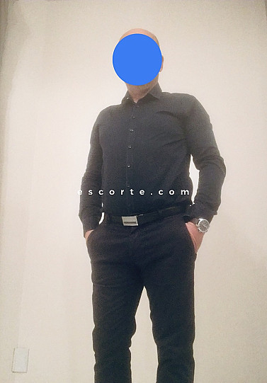 Romain - Hommes escort Bourgoin-Jallieu