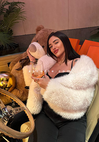 Estef - Girl escort Paris