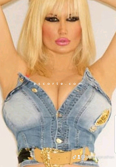 Hayfaladouce - Girl escort Paris