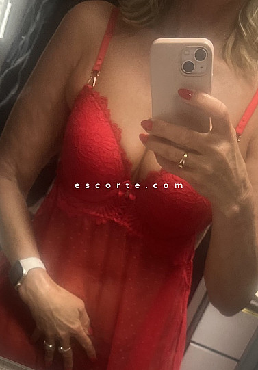 Lia - Girl escort Agde