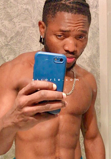 Lakaress - Males escort Lyon