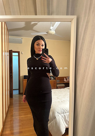 ANNA - Girl escort Lyon