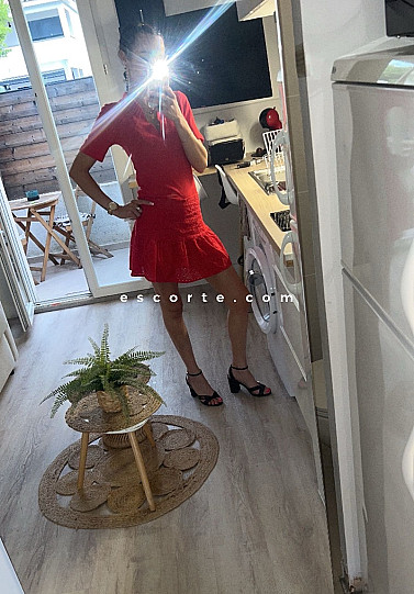 Lounaa34 - Girl escort Montpellier