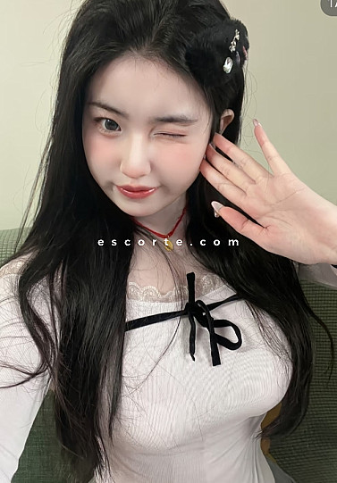 Sisi - Girl escort Grenoble