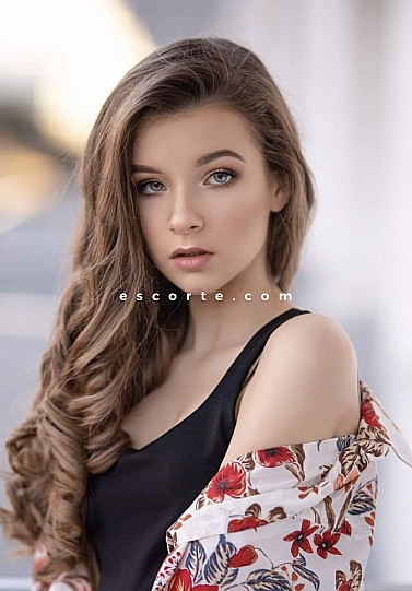 ALIBRA - Girl escort Paris