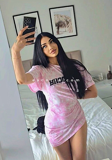Kitty - Girl escort Paris