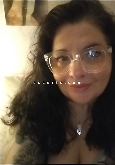 Sarah - Girl escort Orleans