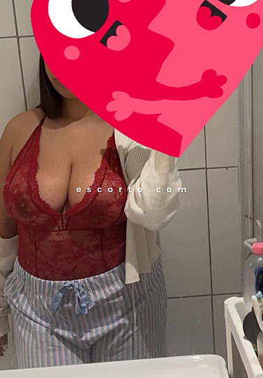 Lea - Girl escort Marseille