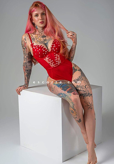 Alice - Girl escort Paris